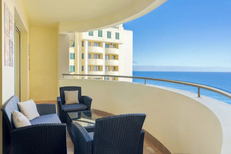 IVIS Home By HR Madeira