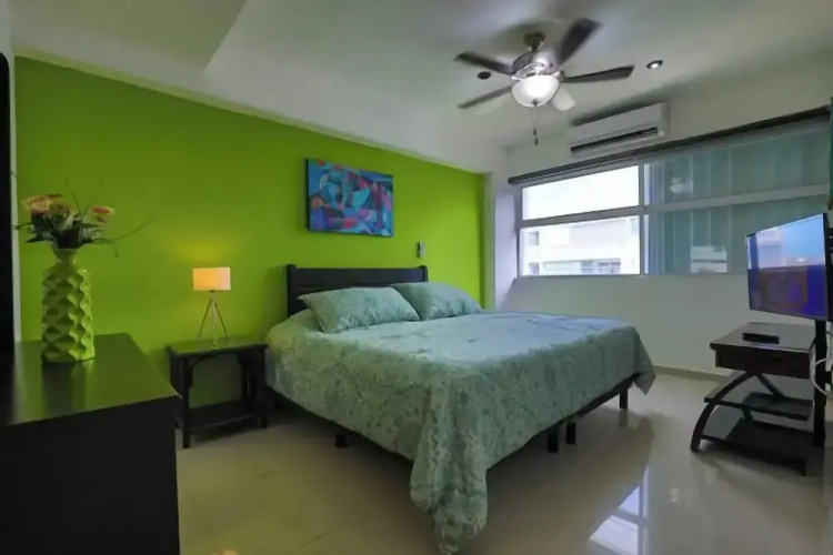 Spacious Condo with Gym & Pool Cancun