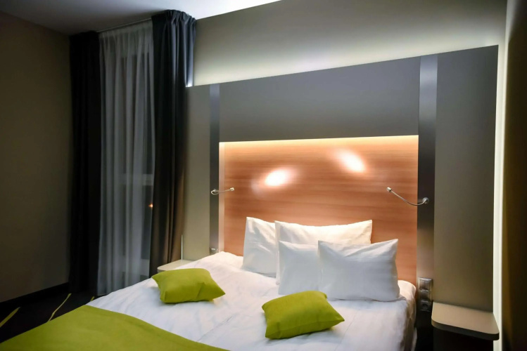 Best Western Plus Lakeside Hotel