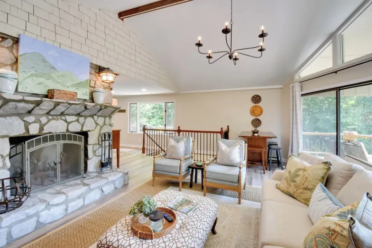 Stunning Dillard Home w/ Yard in Sky Valley!