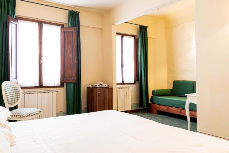Deluxe Triple room