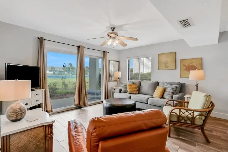 Standard Club room with pool view