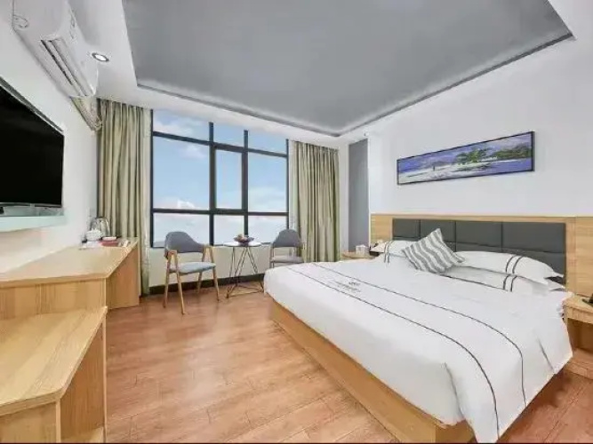 Jinyuan Business Hotel (Danzhou Bus Station)