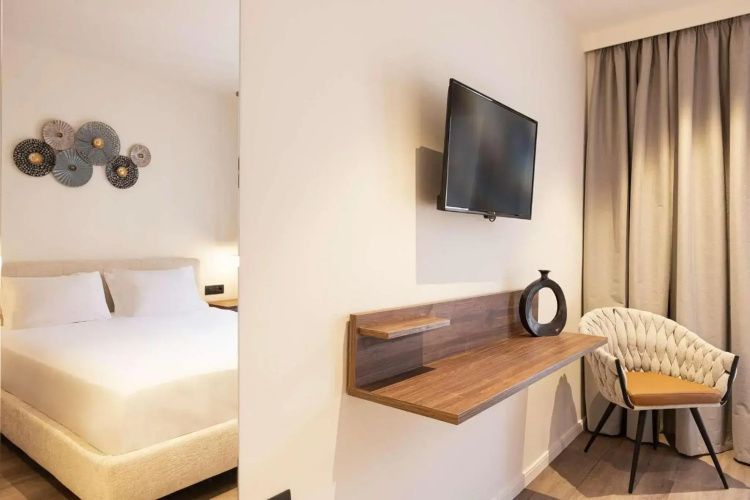 Aeolis Hotel