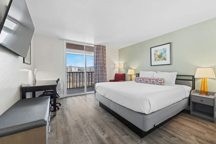 Standard Double room with balcony and with courtyard view