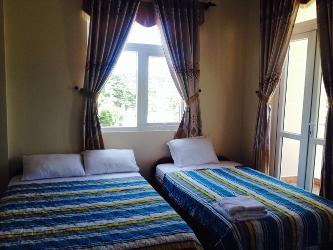Standard Triple room