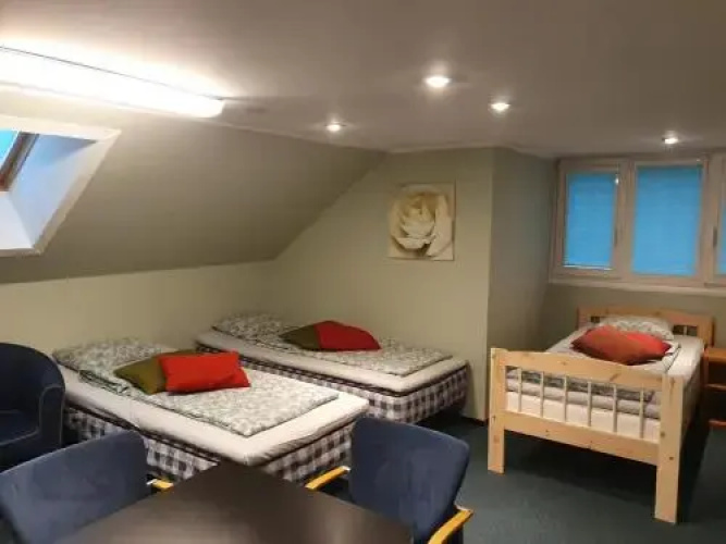 Freedom65 Hostel And Caravan