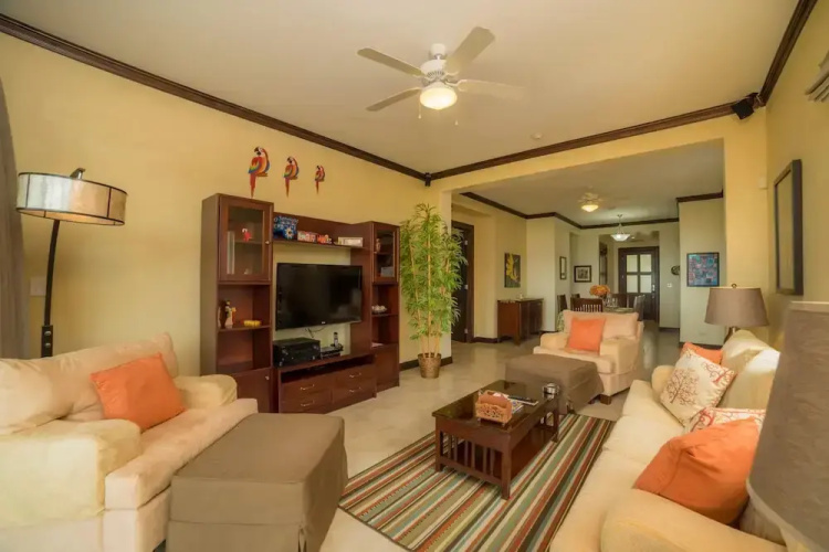 Altavista 5A 3 bdr 3 Bath Ocean View