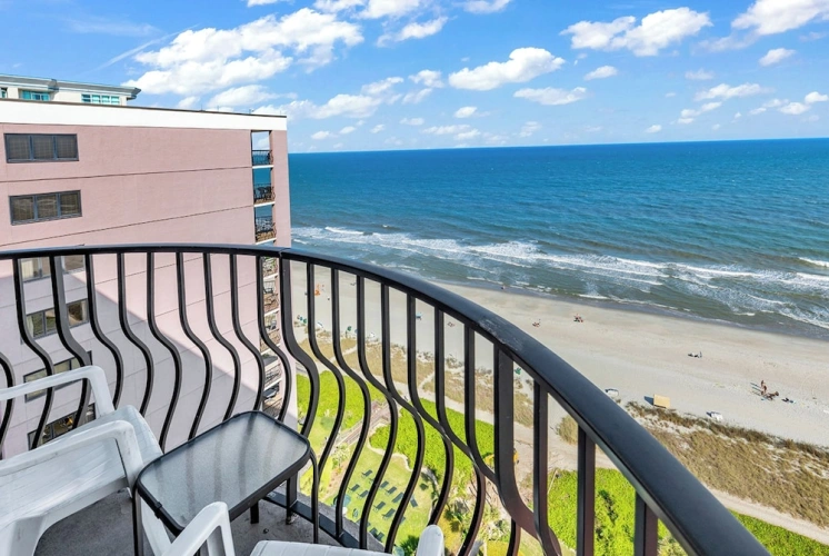 3 Bedrooms Premium room with balcony and with ocean view