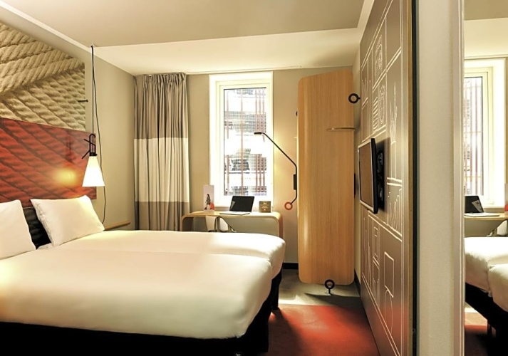 Standard Double room with view