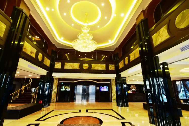 Luxury Hotel