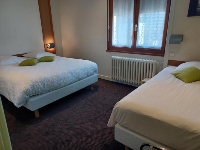 Standard Triple room