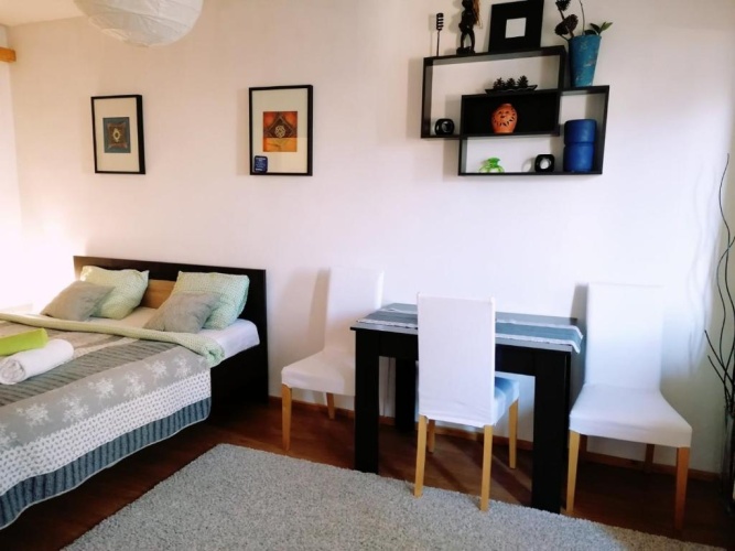 Deluxe Apartment