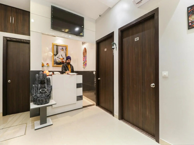 OYO 85906 Hotel Noor Residency