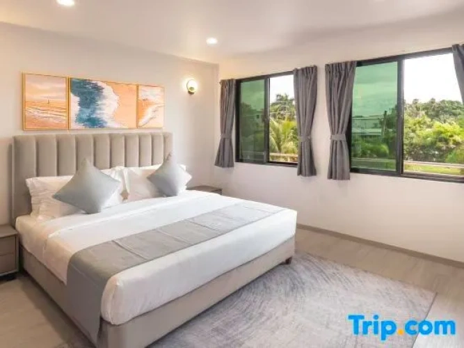 1 Bedroom Suite with pool view
