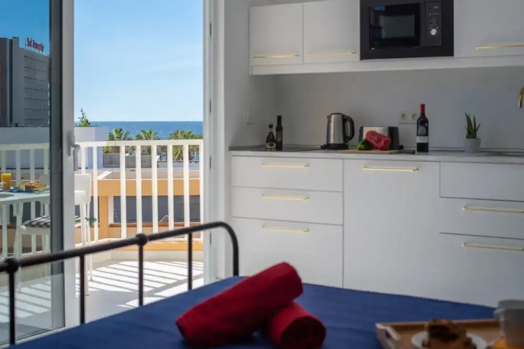 Y1DB Luxurious studio in Playa de LasAmericas