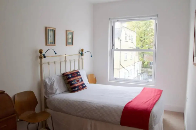 Spacious Multi Level Home With Large Garden