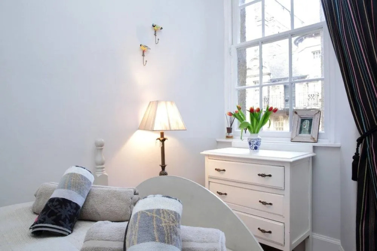 JOIVY Royal Mile Tower Apartment