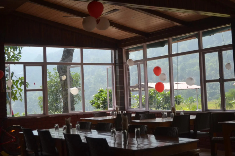 Balaut Camp - Resort