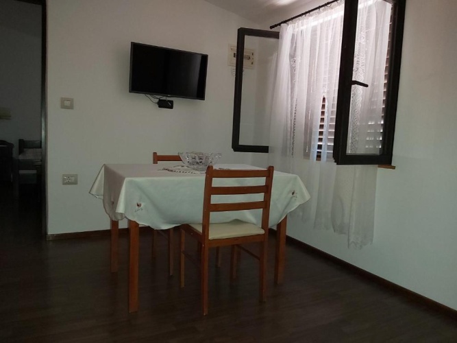 3 Bedrooms Apartment