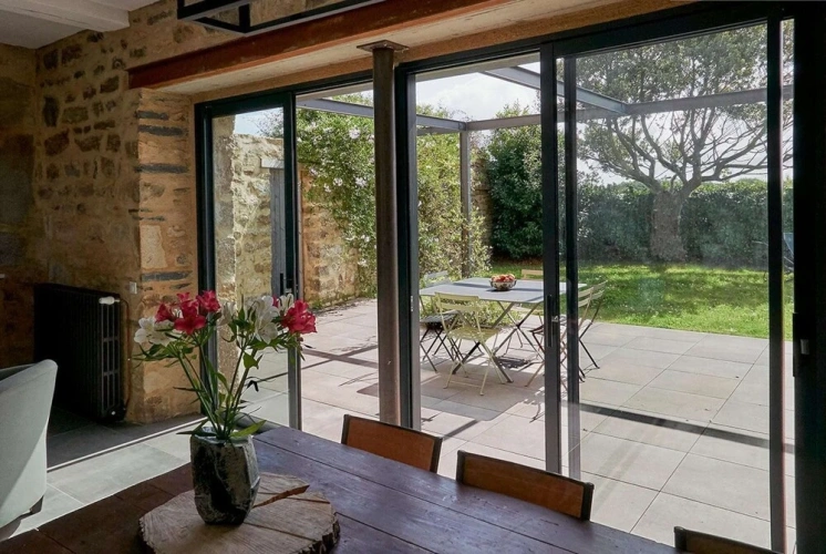 4 Bedrooms Classic Cottage