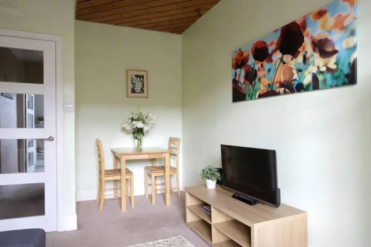 1 Bedroom Apartment In Edinburgh