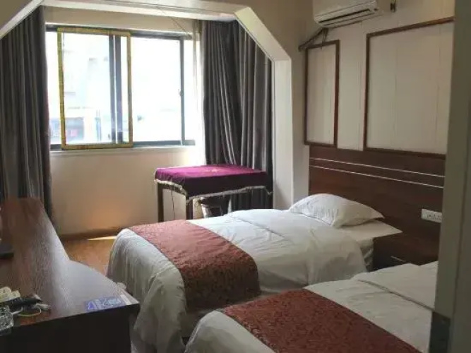 Changshun Jinglong Express Hotel