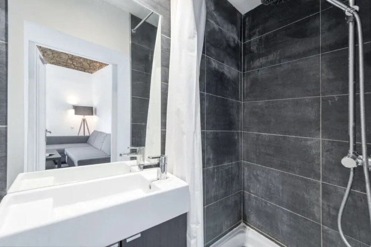 Charming Studio Central Location "rue de la Loge"!