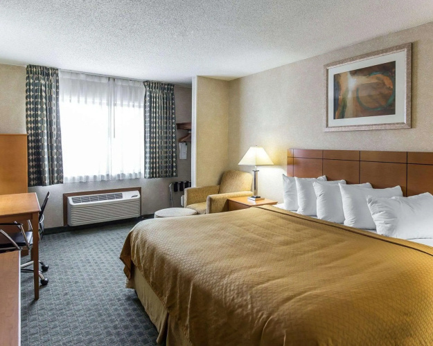Quality Inn at Collins Road - Cedar Rapids