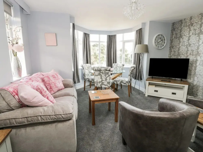 Apartment 4
