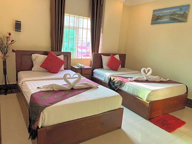 Standard Triple room with view