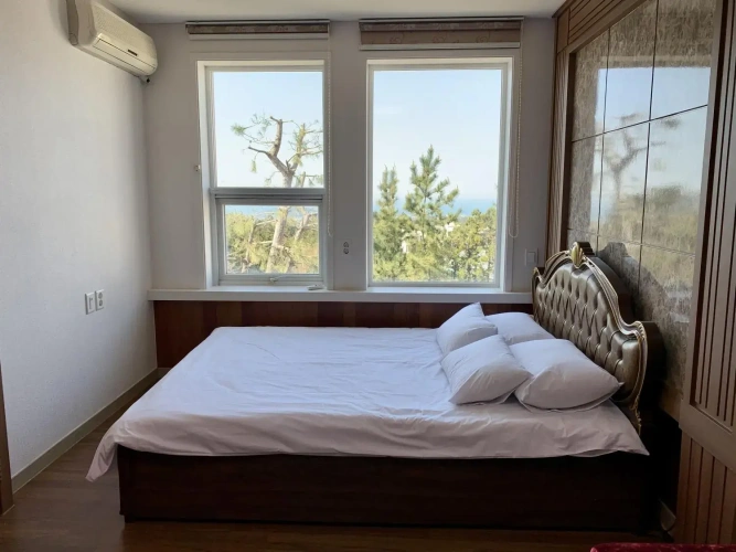 2 Bedrooms Standard Family room