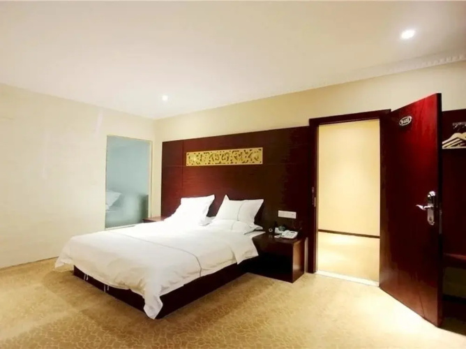 M.R Hotel