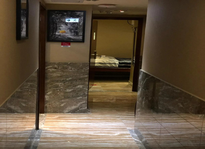 Rich Hotel