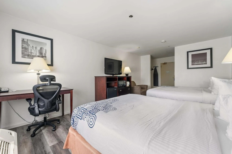 Best Western Plus Oakbrook Inn