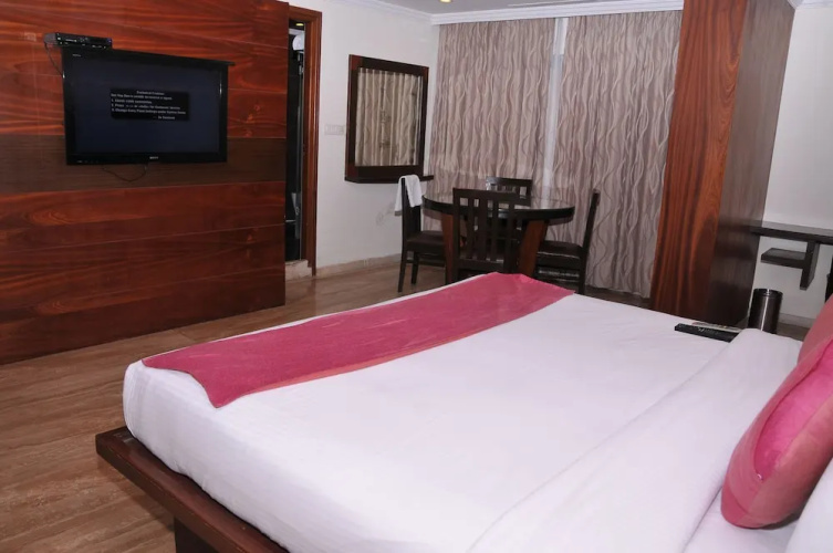 Meenal Hotel