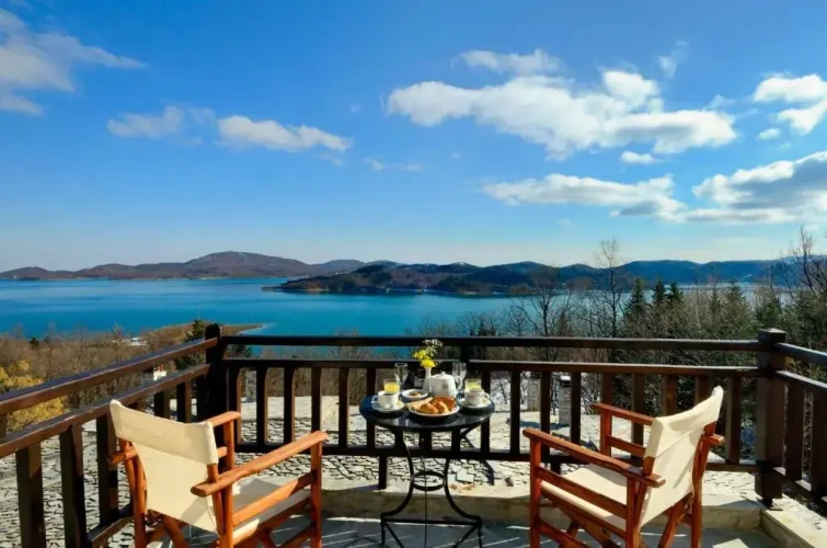 Standard Double room with balcony and with lake view