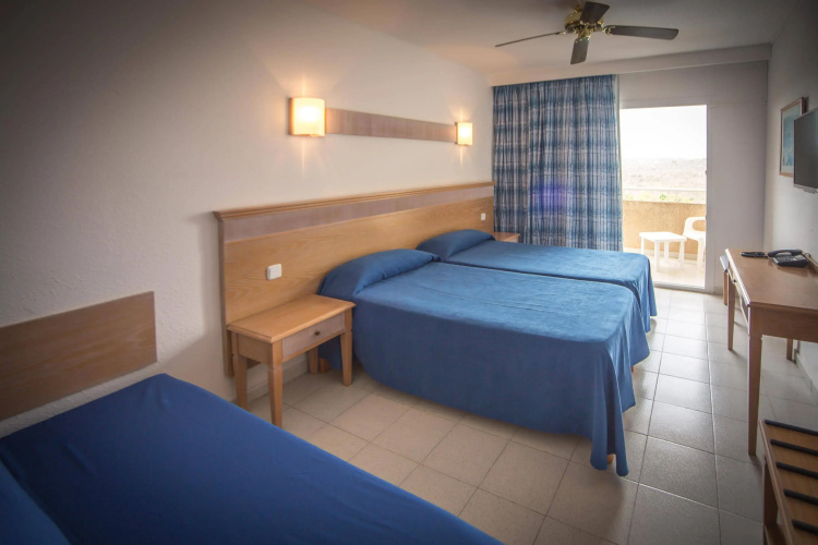 Hotel Club Cala Romani