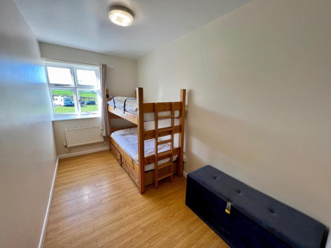 3 Bedrooms Apartment