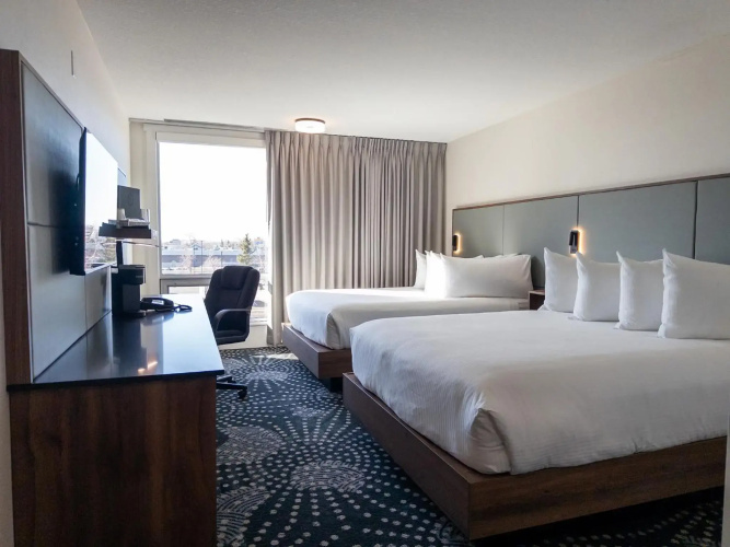 Carriage House Hotel & Conference Centre