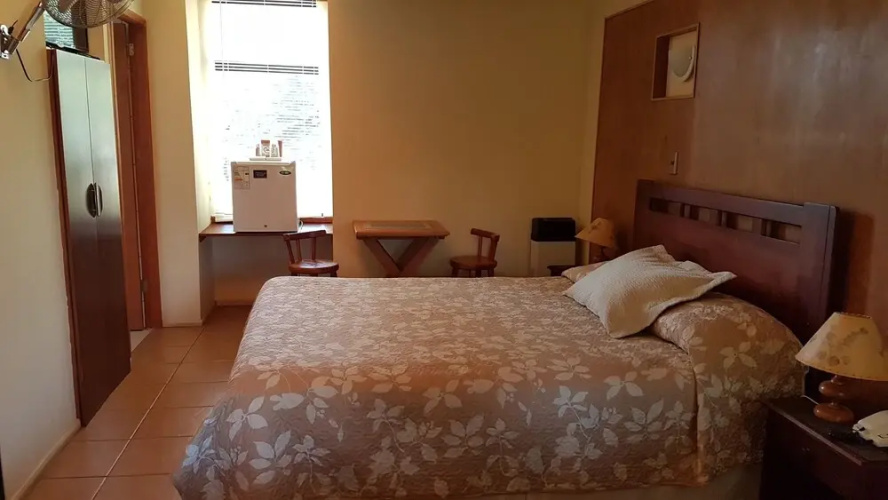 Hotel y Apart Dos Castaños