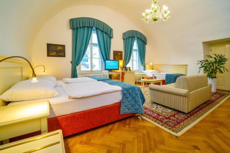 Triple room
