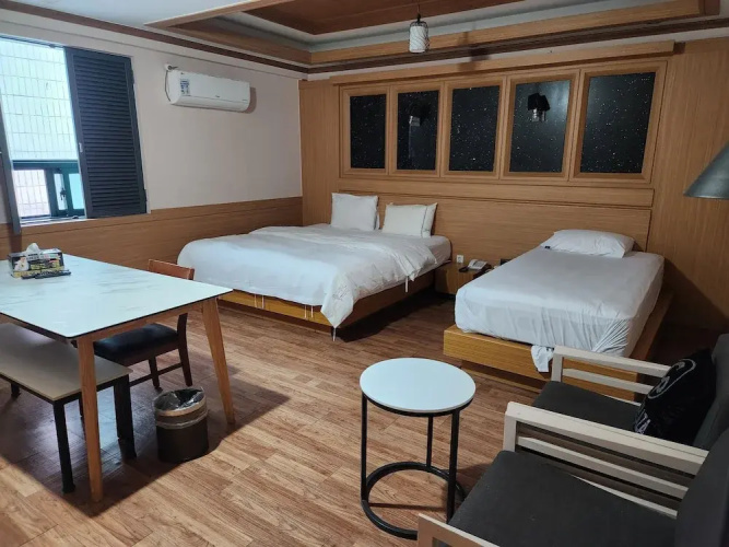 Central Plaza Hotel