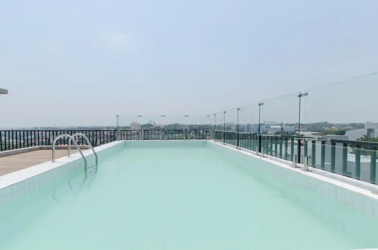 Lovely Business Loft Pool BBQ & Views