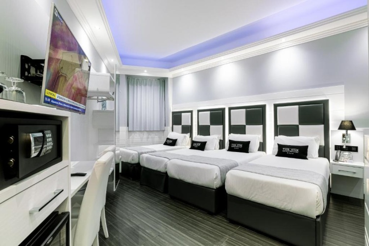 Superior Quadruple room