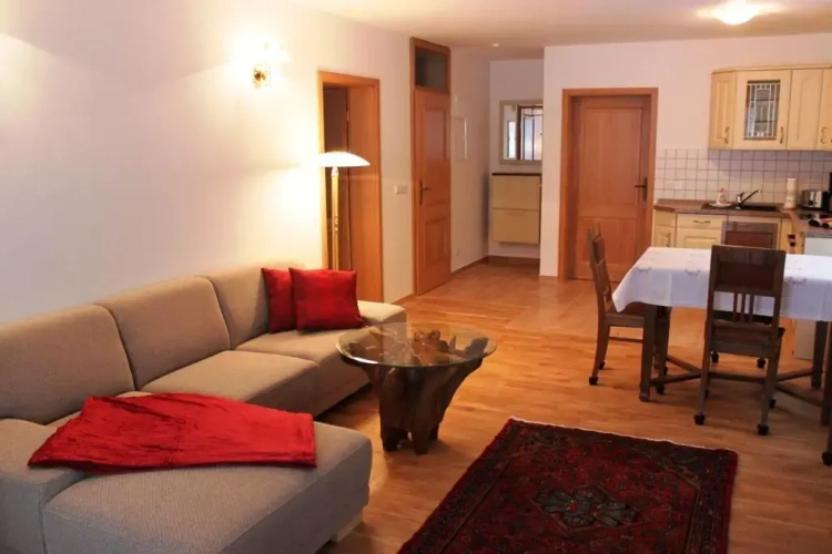 2 Bedrooms Apartment
