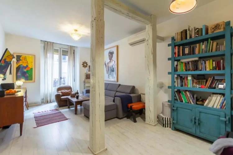 2 Bedrooms Apartment