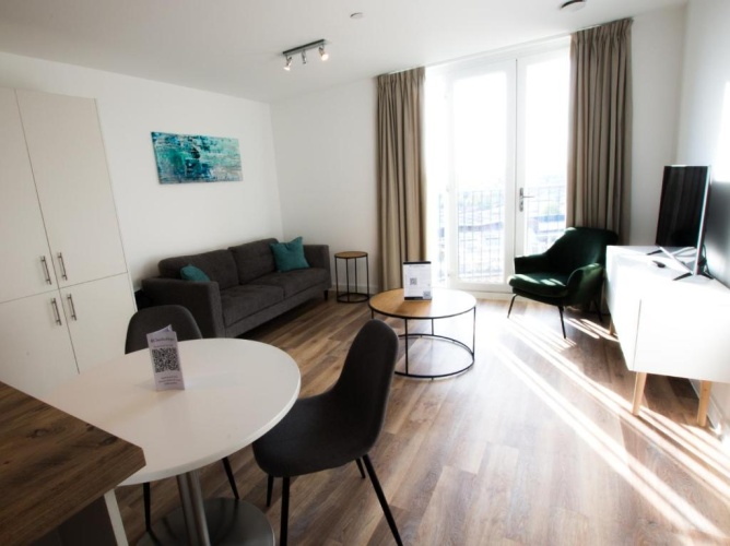 2 Bedrooms Apartment