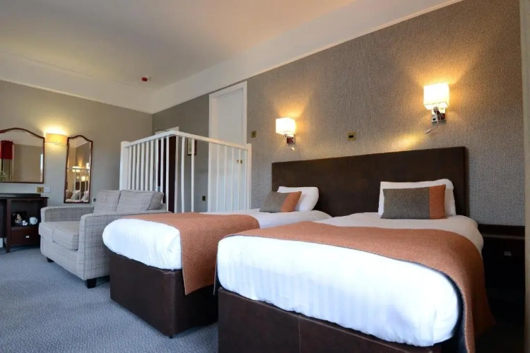 Standard Twin room