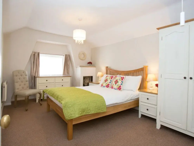 Roseberry House